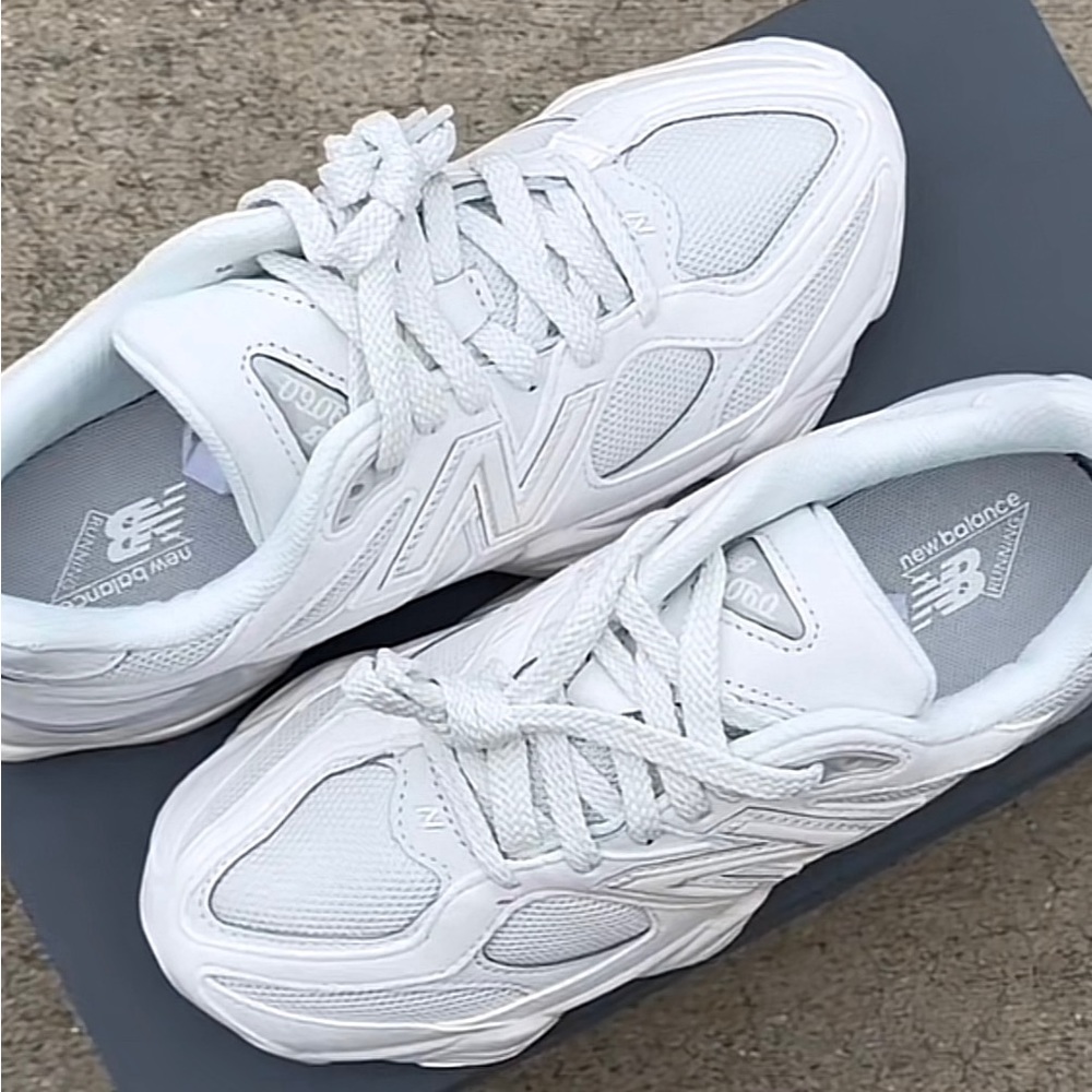 RARE & NEW NWT - New Balance 9060 in Reflection - Picture 4 of 13